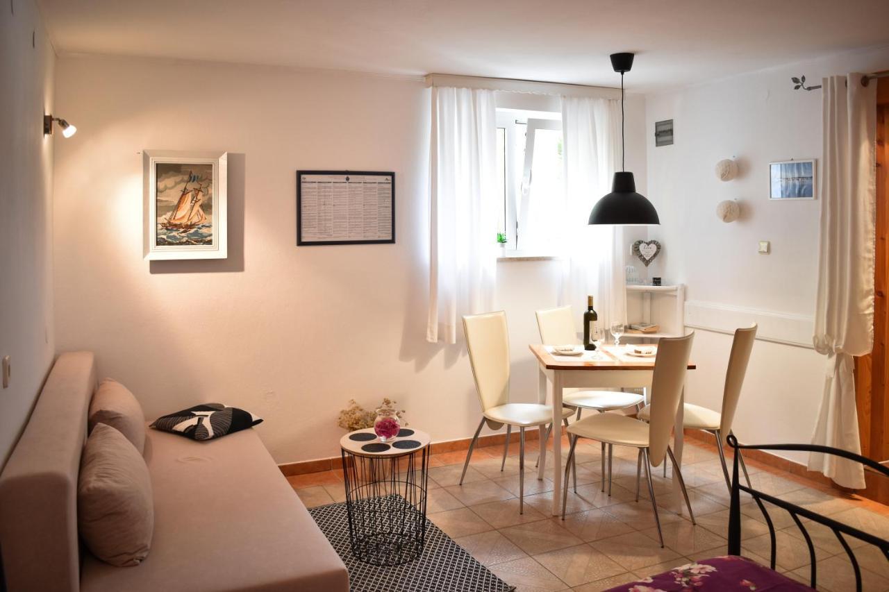 Apartmani Grguric Kornic Exterior photo