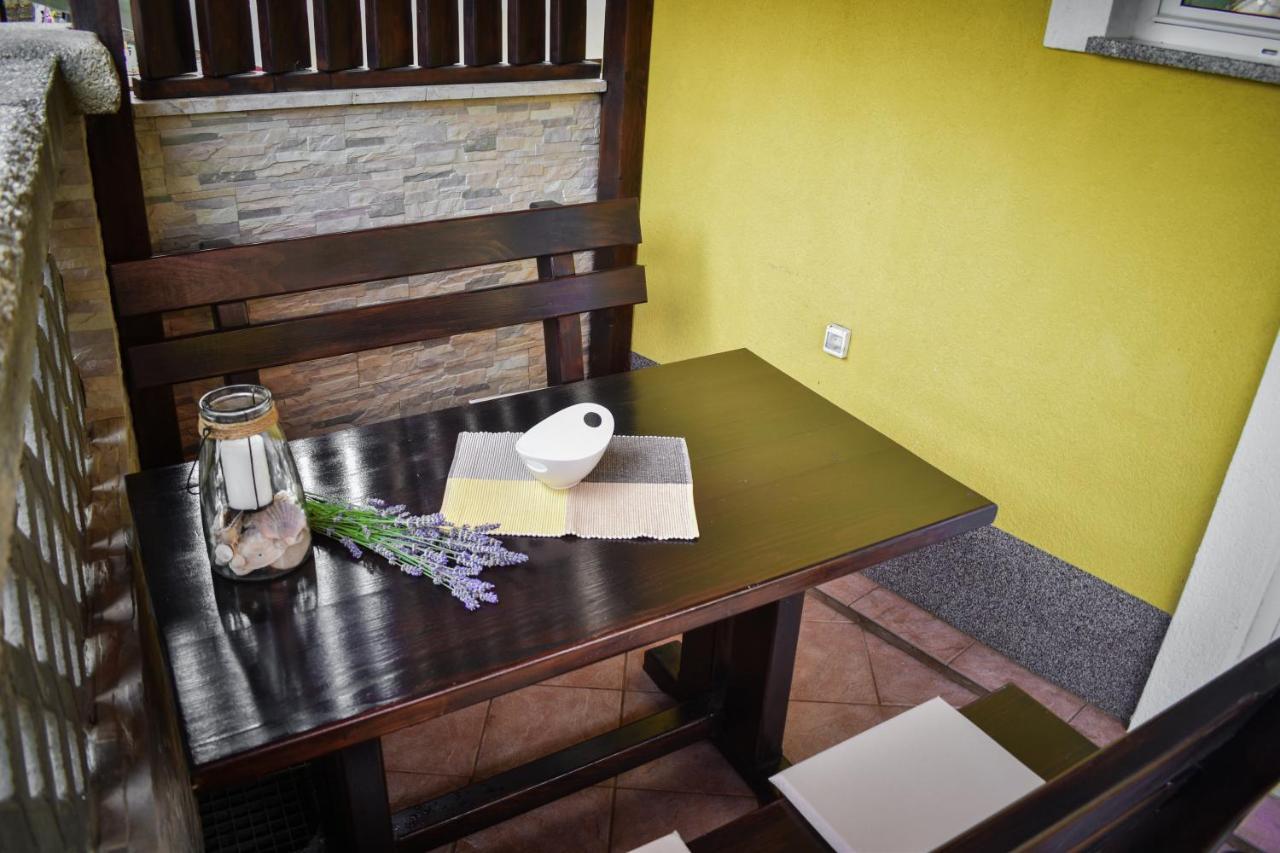 Apartmani Grguric Kornic Exterior photo